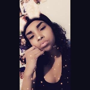 Meet your Posher, Yajaira